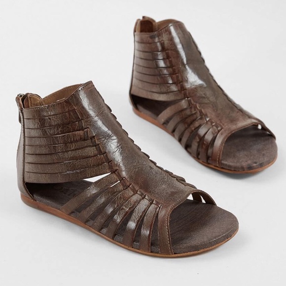 Roan by Bed|Stu Pearl Sandals - Picture 2 of 8